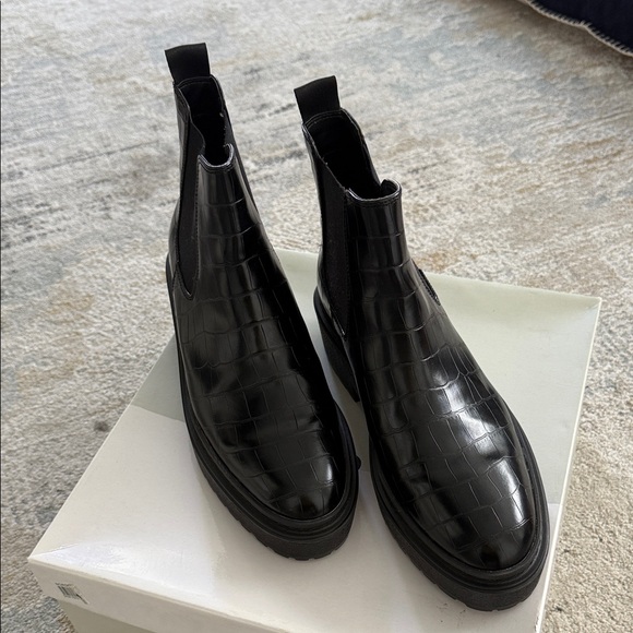 Nordstrom Black Croc-Embossed Chelsea Boots - Picture 1 of 5